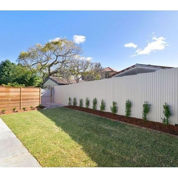 Centrally Located Designer Studio With Kitchenette and All Utilities Included - Photo 1