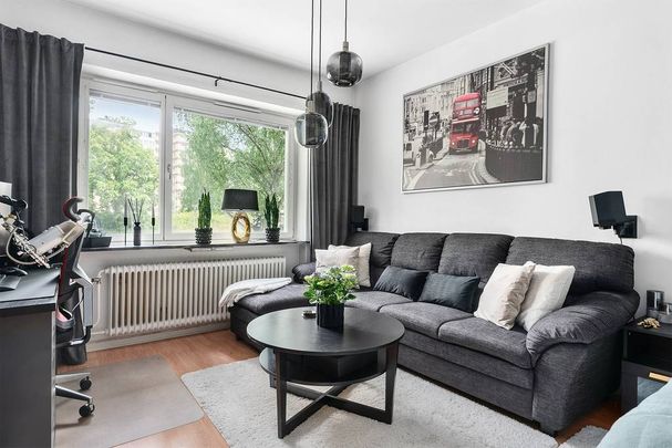 Nyköpingsvägen, Södertälje - Photo 1