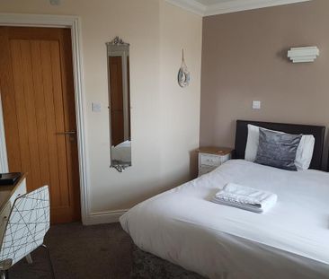 4 bedroom hotel room to rent - Photo 4