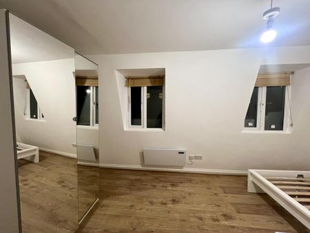 3 bedroom flat to rent - Photo 2