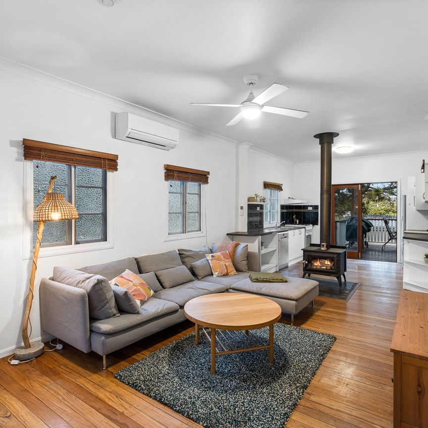 2 Adams Street, Deagon - Photo 1