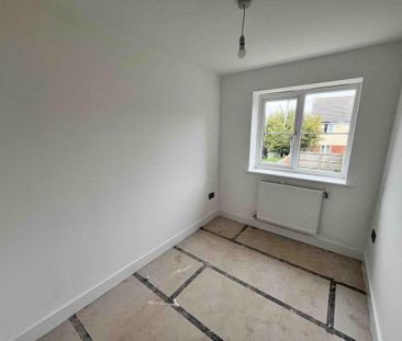 3 bedroom semi-detached house to rent - Photo 4