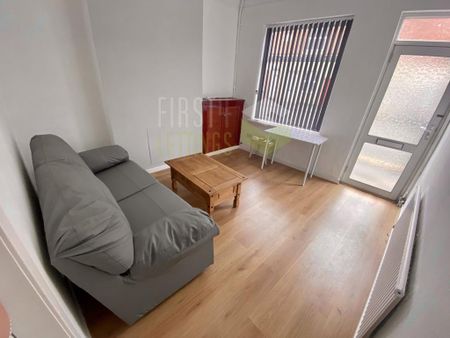 2 bedroom terraced house to rent - Photo 4
