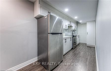 Detached Home For Lease | X8126184 - Photo 5