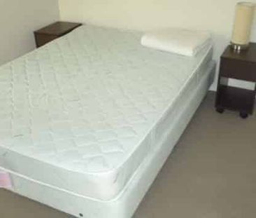 Bright apartment with wrap around balcony - Photo 3