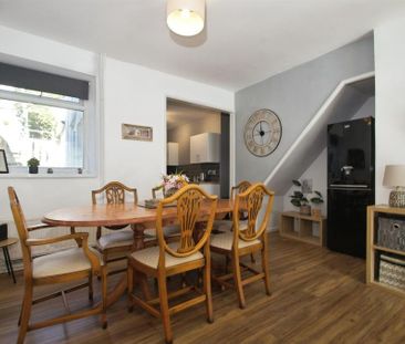 4 bedroom terraced house to rent - Photo 3