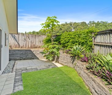 MODERN 1- BEDROOM GRANNY FLAT WITH PRIVATE YARD - Photo 6