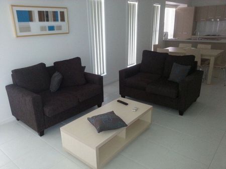Comfortable Furnished Home on Cello - Photo 2