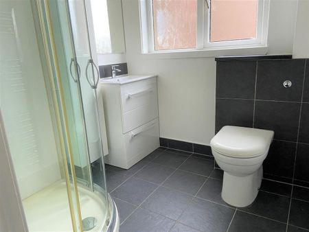 2 bedroom semi-detached house to rent - Photo 5