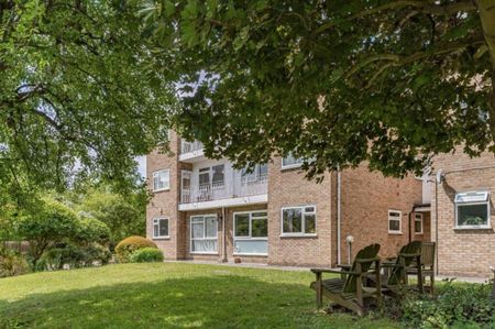 1 Bed Flat, Ian Court, SE23 - Photo 2