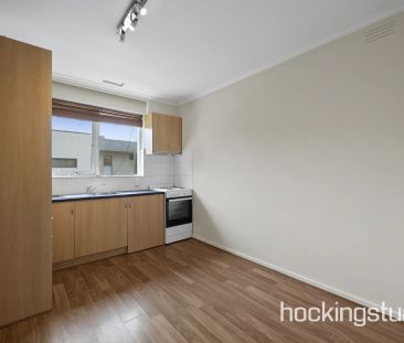 Ultra Convenient First Floor Apartment With Bonus Courtyard Space - Photo 5