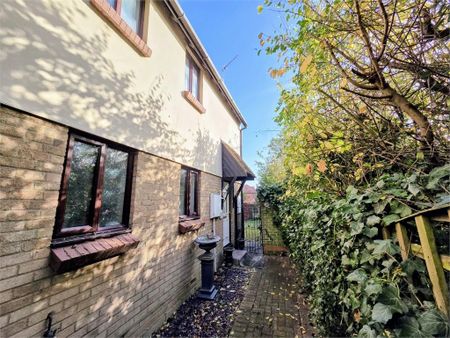 2 bedroom end of terrace house to rent - Photo 4