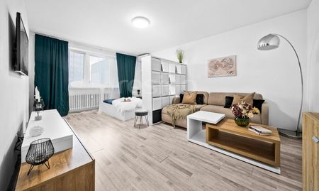 Zariadený 1,5i byt s klimatizáciou a bezproblémovým parkovaním v srdci Dúbravky - Photo 4