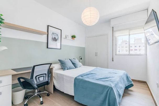 Carrer de Miguel Servet, Valencia, Valencian Community 46015 - Photo 1