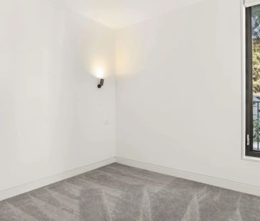 Luxury Home In City Fringe Locale - Photo 3