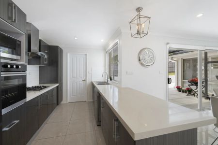 Renovated Family Home In Peaceful Pocket - Photo 4