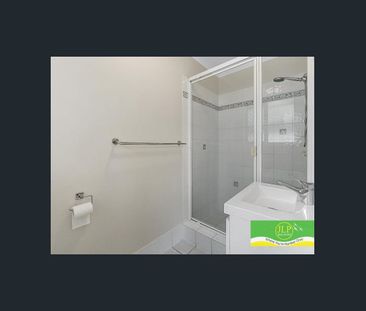 Break Lease - Comfortable 4 Bedroom Family Home - Photo 4