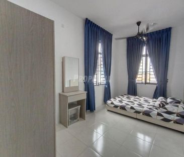 FOR RENT | [END LOT] RUMAH CANTIK TERES DUA TINGKAT SCIENTEX BANDAR... - Foto 4