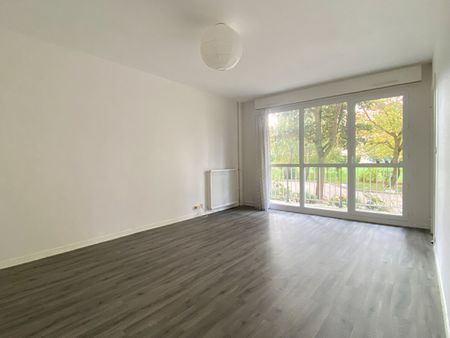 Location Appartement 2 pièces 48m² SOTTEVILLE LES ROUEN 76300 - Photo 2