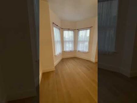 2 Bed Flat, Eastwood Road, IG3 - Photo 2