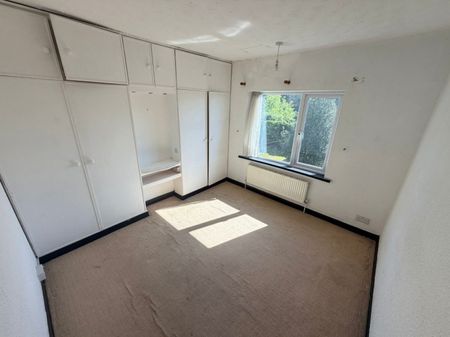3 bed Semi-Detached - To Let - Photo 3