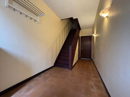 Te huur: één slaapkamer duplex appartement in centrum Aalst - Foto 3