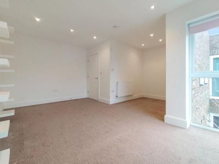 4 bedroom terraced house to rent - Photo 3