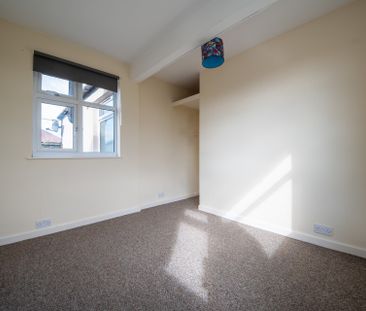 11 Downing Road, S8 - Photo 6