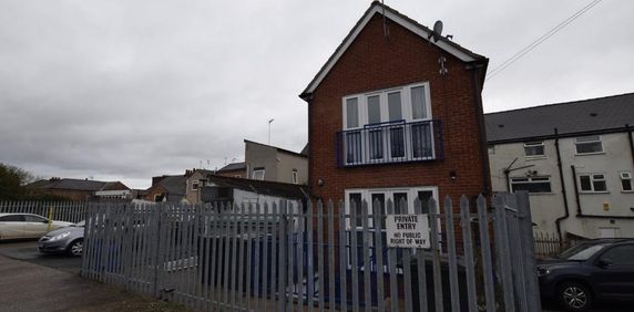 1 bedroom flat to rent - Photo 2