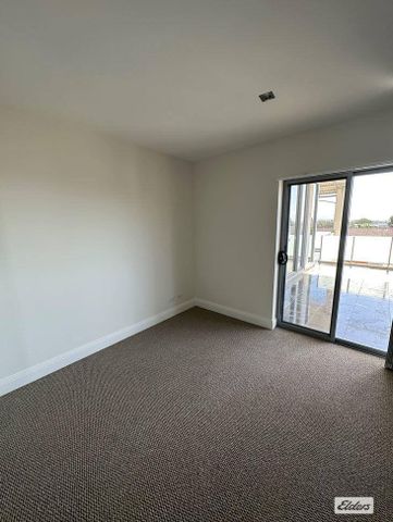 NORTH WOLLONGONG MODERN 3 BED UNIT - Photo 2