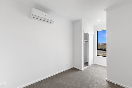 5A Eiffel Avenue, Bonnie Brook VIC 3335 - House For Rent | Domain - Photo 4