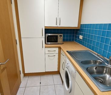 Room in a Shared Flat, Barrier Point Road, E16 - Photo 6