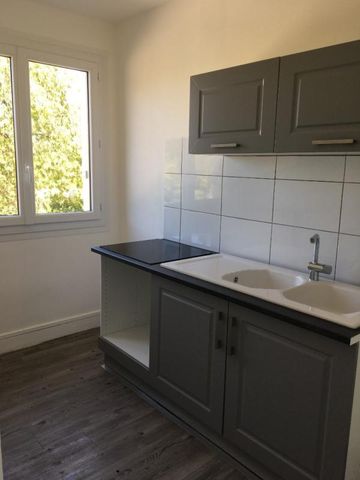 Location Appartement 1 pièce 28m² CHARTRES 28000 - Photo 2