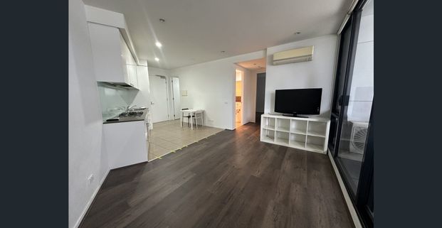 Partially furnished apartment in heart of Travancore - Photo 1