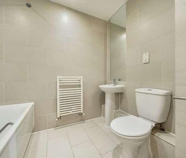 The Avenue, Worcester, KT4 - Photo 4