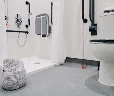 Premium Accessible Ensuite – Wet Room - Photo 5