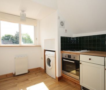 Wych Hill Lane, Woking - Photo 3