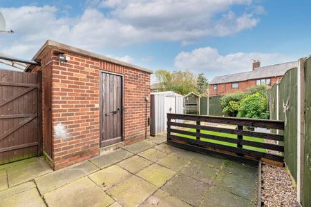 2 bedroom terraced house to rent - Photo 5