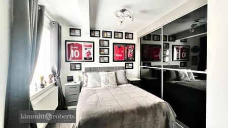 4 bedroom detached house to rent - Photo 4