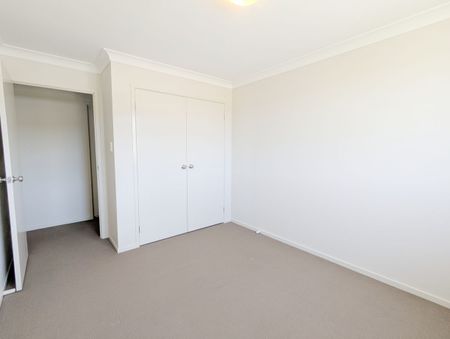 Stunning Family Home in Popular Cliftleigh Meadows Estate - Photo 3