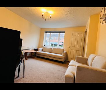 3 Bed Terraced House, Rodyard Way, CV1 - Photo 3