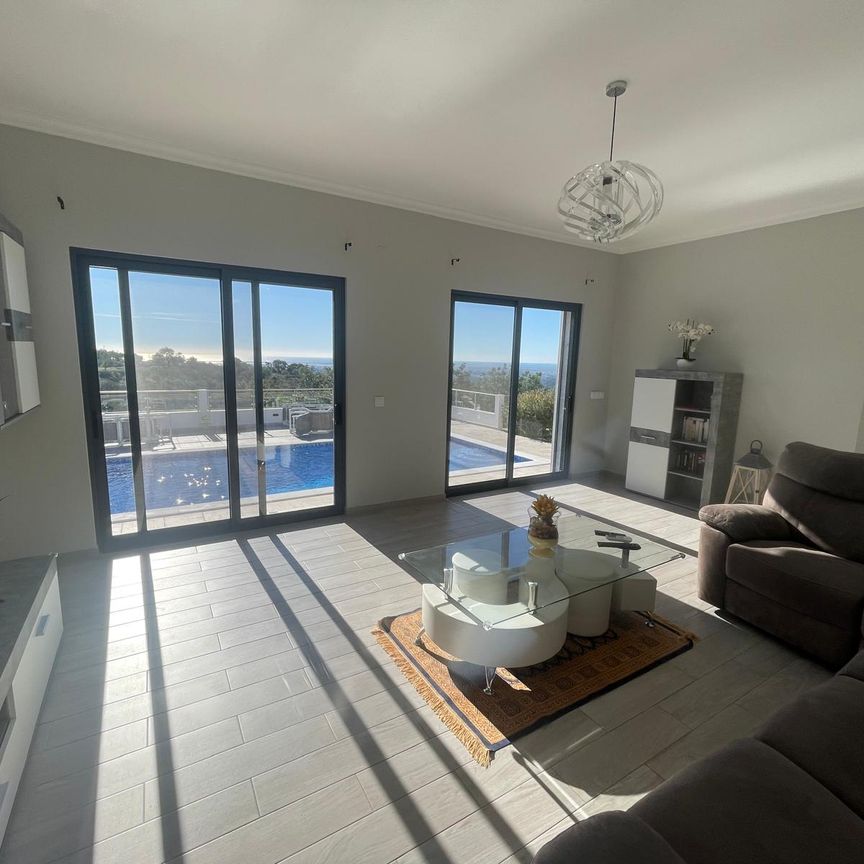 TH2023439 - Modern three bedroom - Foto 1