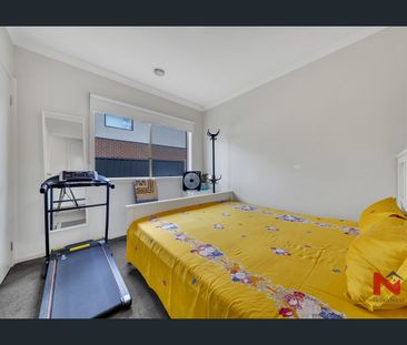 Walk to School | Eco-Friendly Home in Prime Tarneit Location 🌿✨ - Photo 4