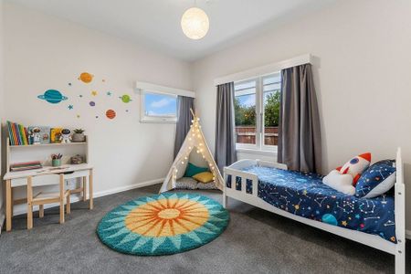 Family home in central Richmond - Photo 5