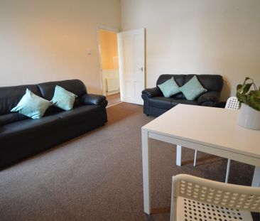 3 bedroom flat to rent - Photo 5