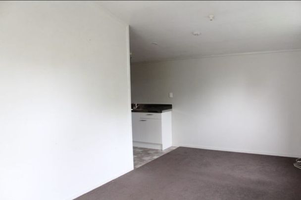 Cozy studio unit attached garage. - Photo 1