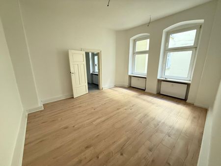 5-Raum-Wohnung direkt am Hasselbachplatz - Photo 2