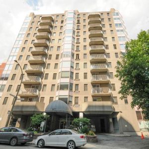 Top floor (12th) Fully-furnished penthouse $1,800/month Montreal - Condo / apartment for rent Ville-Marie - Photo 2