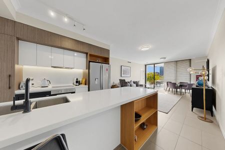 EXECUTIVE FULLY FURNISHED – DESIGNER INTERIORS - Photo 2