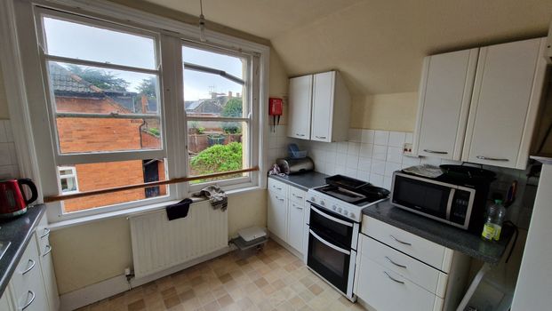 1 bed house / flat share to rent in Belvedere Road, Taunton - Photo 1